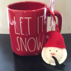 Rae Dunn let it snow mug
